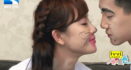 沙海梁湾舌吻(沙海张日山和梁湾)