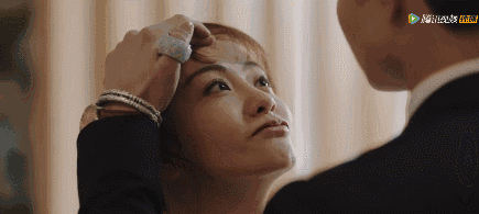 沙海梁湾舌吻(沙海张日山和梁湾)