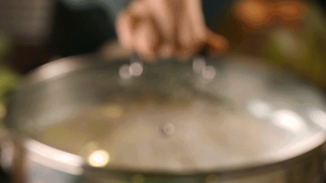 椰子里的白肉怎么吃(椰子里的白肉硬的能吃吗)