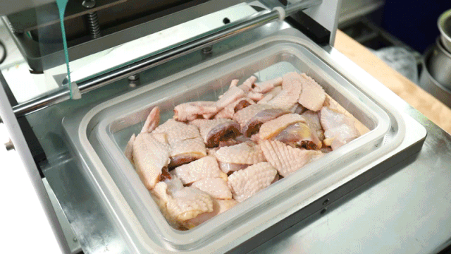 椰子里的白肉怎么吃(椰子里的白肉硬的能吃吗)