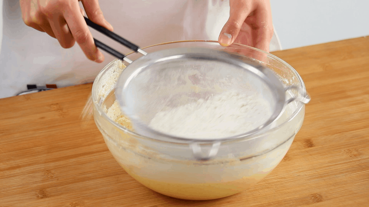 两磅的蛋糕有多大(两磅的蛋糕有多大适合几个女生吃)