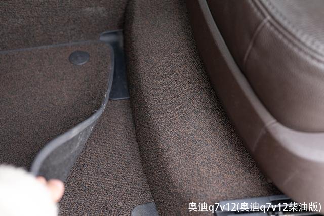 奥迪q7v12(奥迪q7v12柴油版)