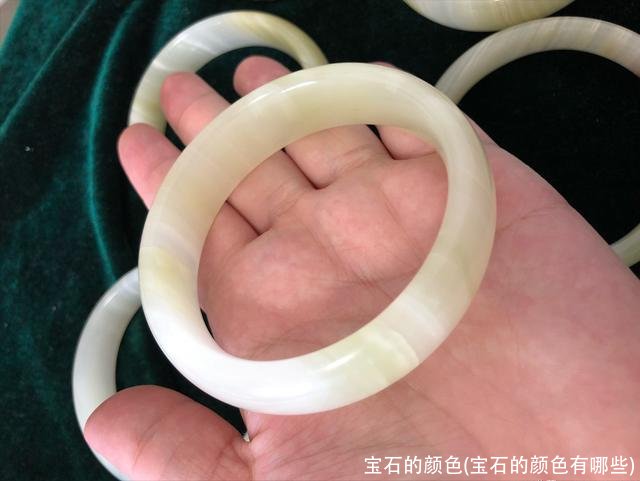 宝石的颜色(宝石的颜色有哪些)