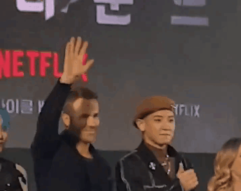 exo12人(exo12人合照高清大图)