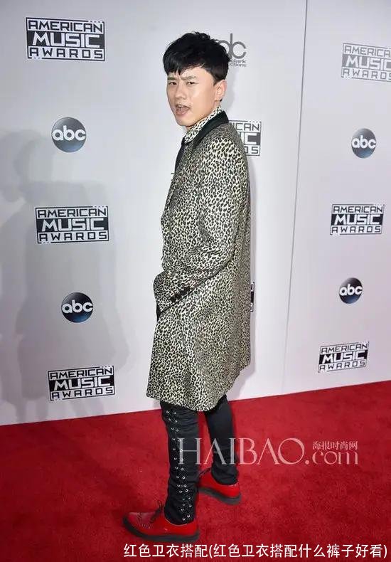 红色卫衣搭配(红色卫衣搭配什么裤子好看)