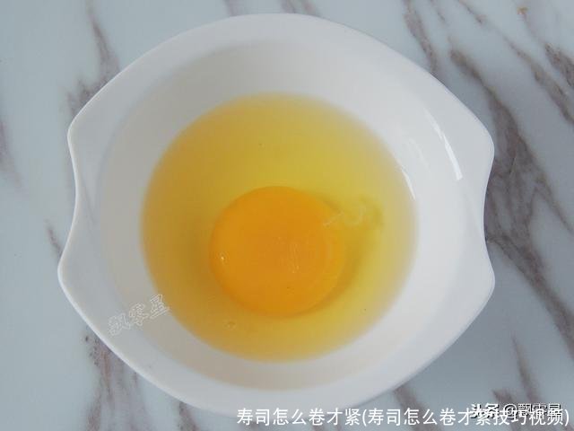 寿司怎么卷才紧(寿司怎么卷才紧技巧视频)