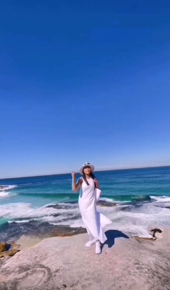 田震首回应定居澳洲,盛赞悉尼生活安静不被打扰,如闲云野鹤惬意