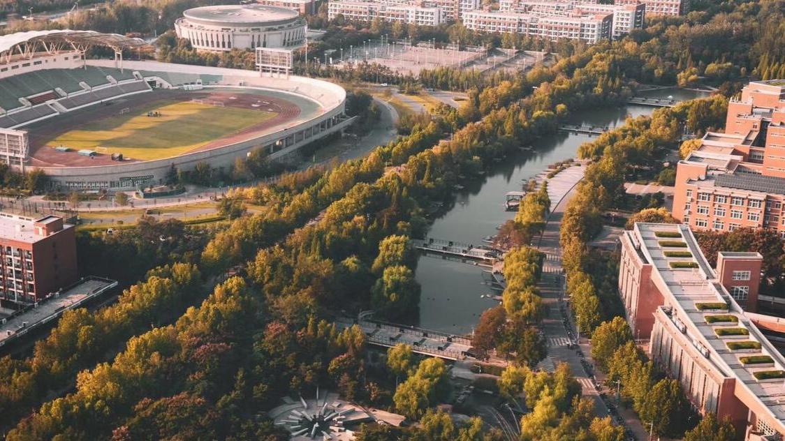 张雪峰诚不欺我,2023年郑州大学多个专业录取分遭遇“滑铁卢”